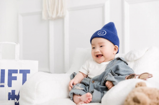 余江宝宝多久开始攒肚